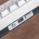 Kompletná 60% mechanická klávesnica s Tri-Mode pripojením a RGB podsvietením